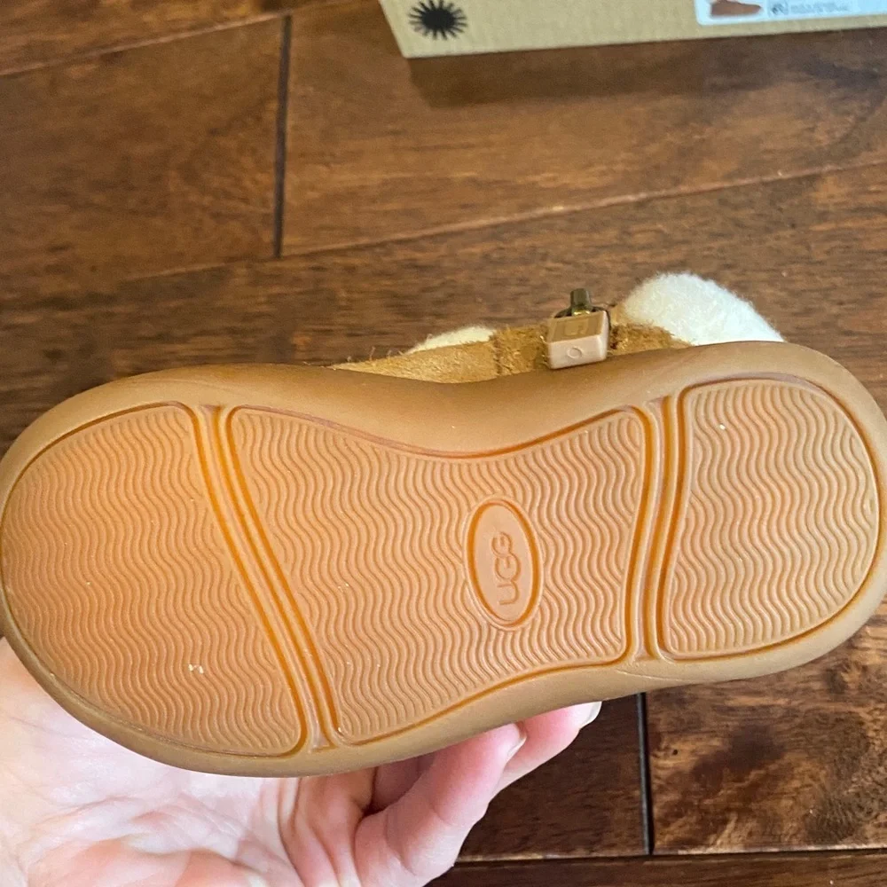 UGG Kids Boots in Tan and Cream